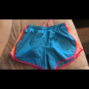 Nike shorts large juniors
